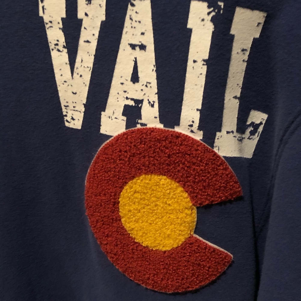 VAIL COLORADO Ski Resort Sweatshirt w Appliqués S